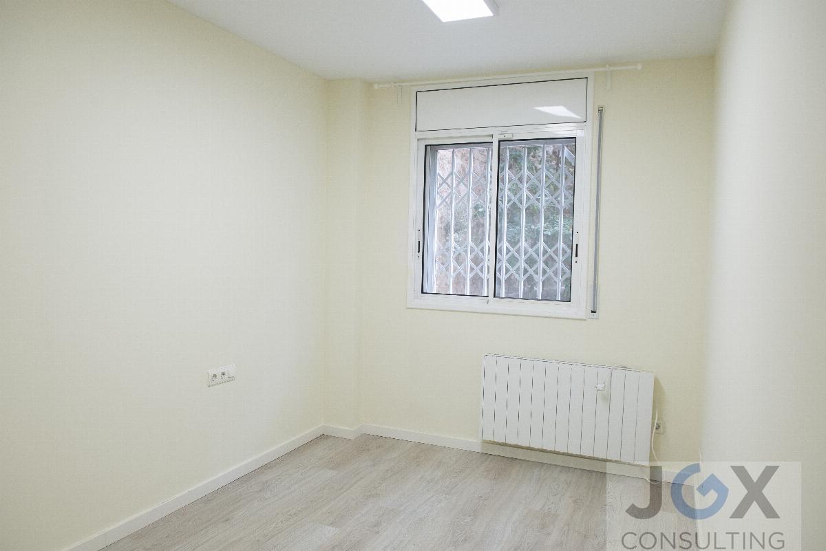 For sale of ground floor in Badalona