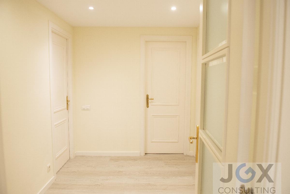 For sale of ground floor in Badalona