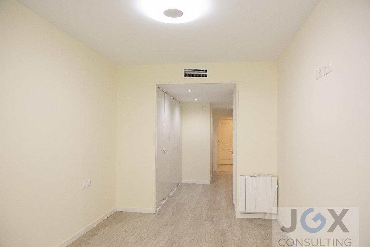 For sale of ground floor in Badalona