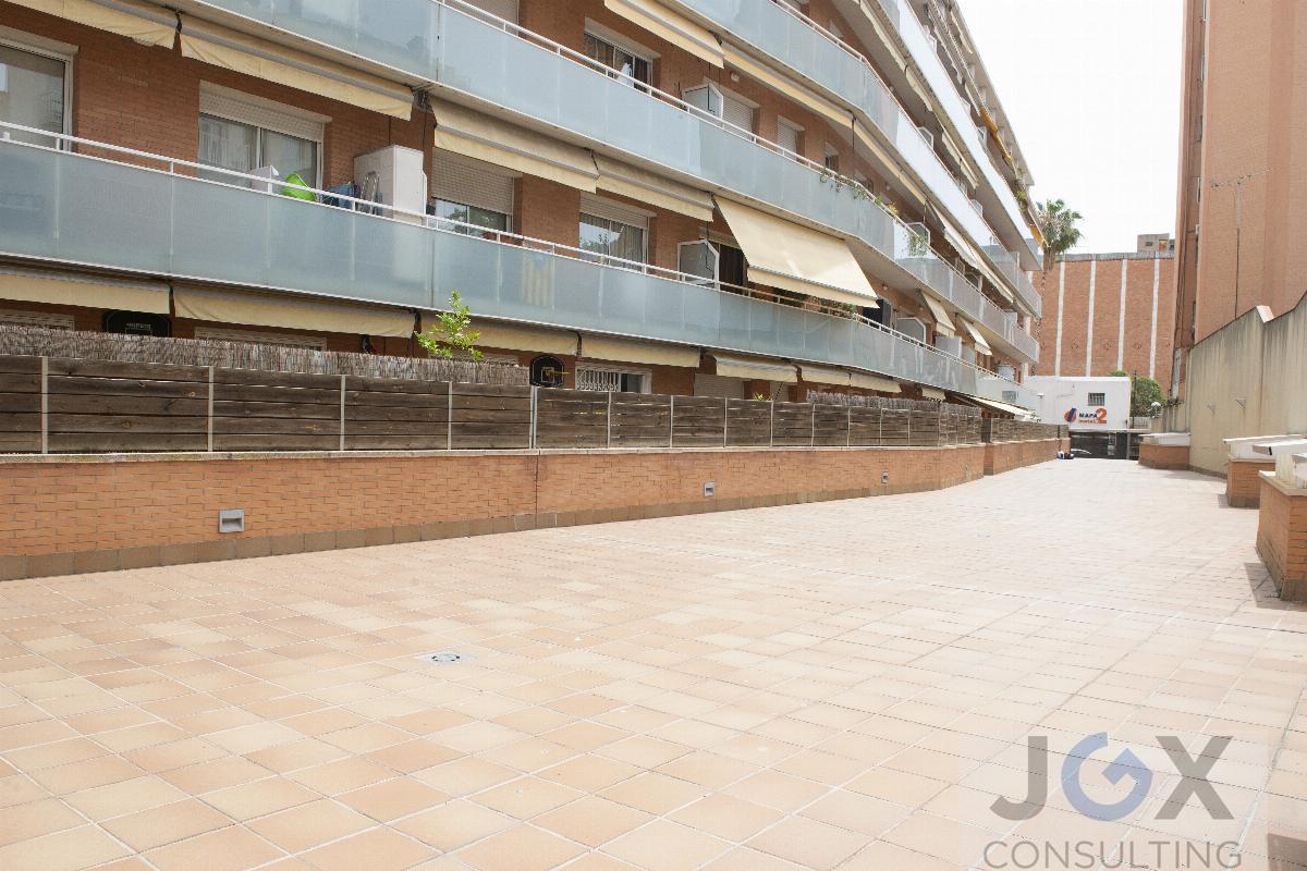 For sale of ground floor in Badalona