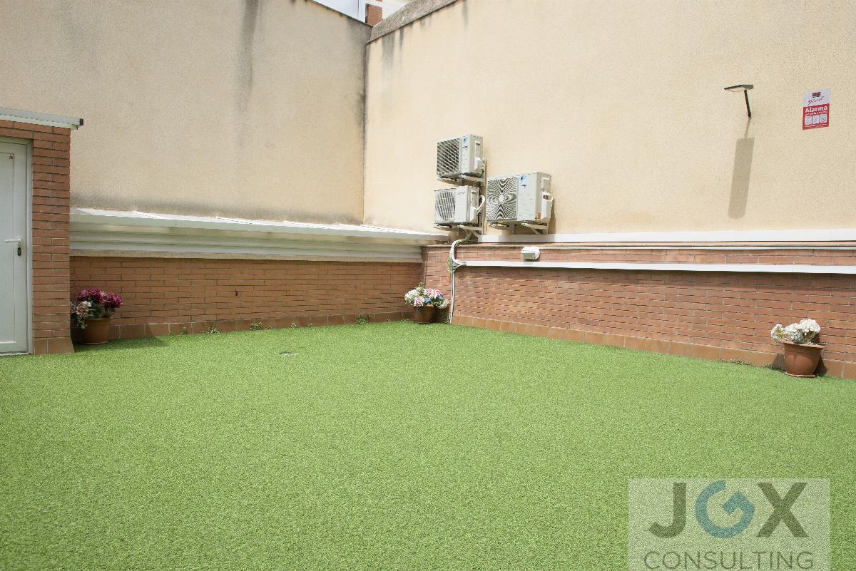 For sale of ground floor in Badalona