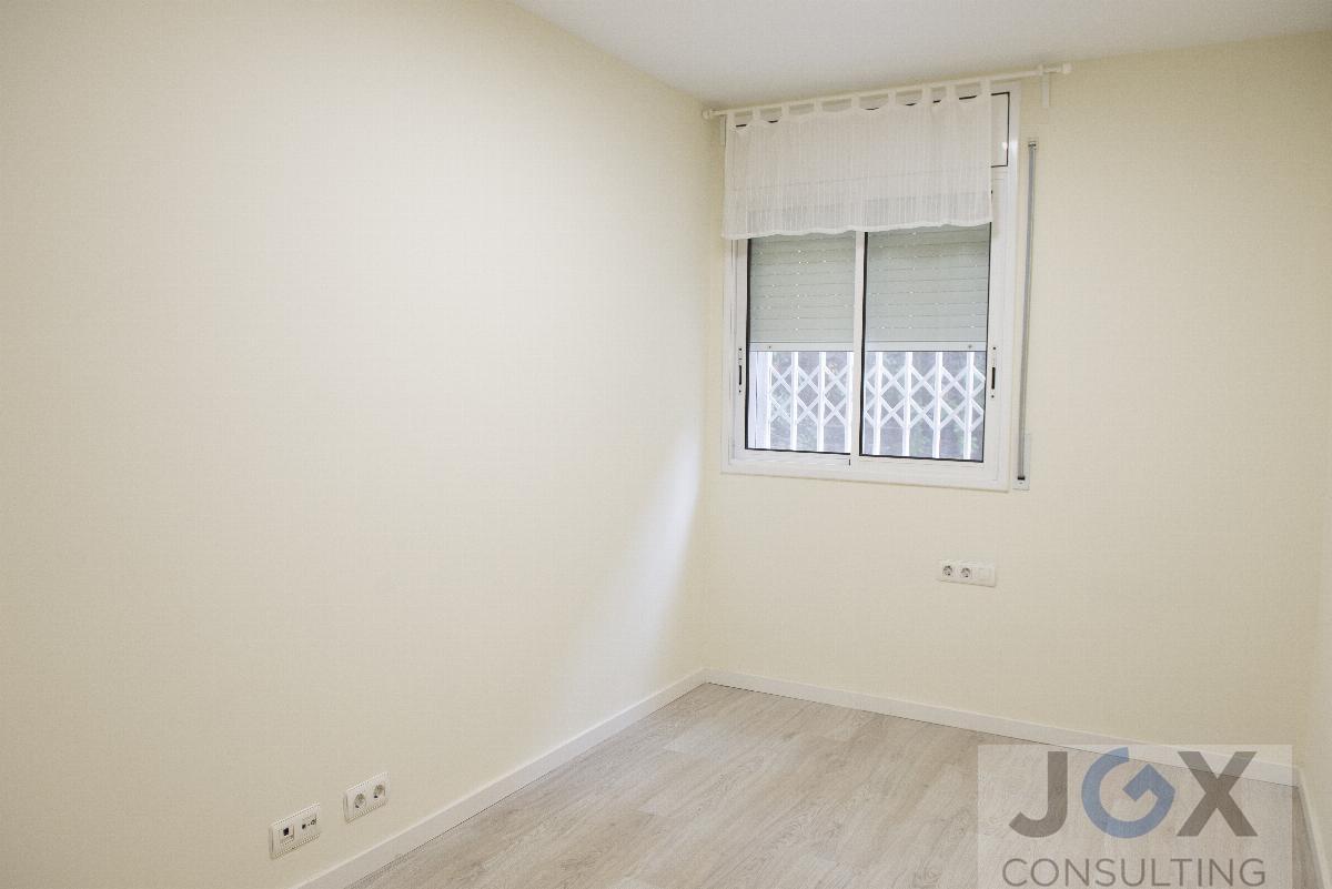 For sale of ground floor in Badalona