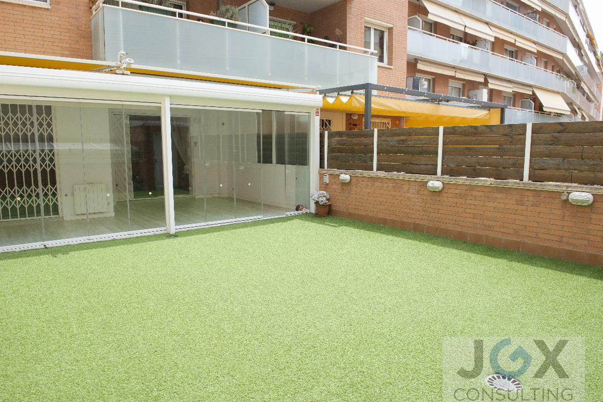 For sale of ground floor in Badalona