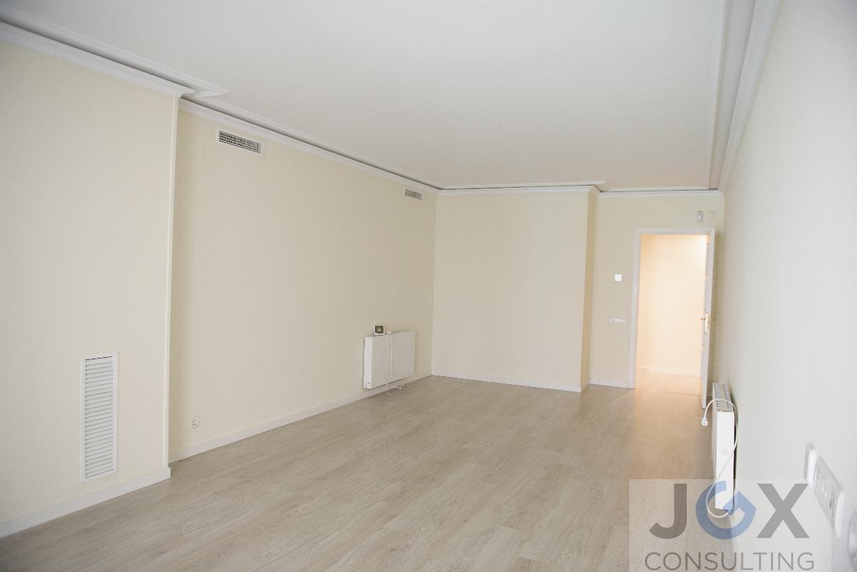 For sale of ground floor in Badalona