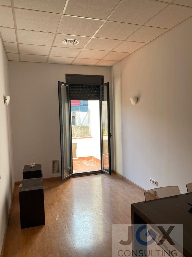 For sale of building in Badalona