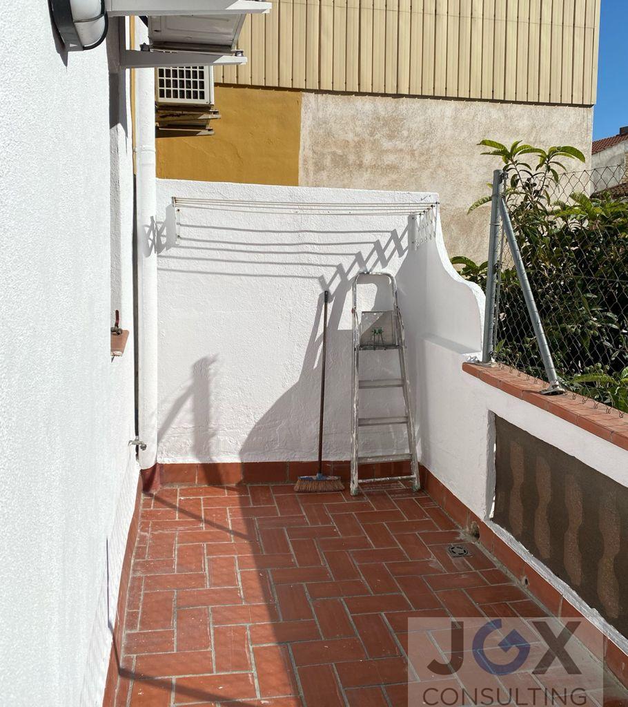 For sale of building in Badalona