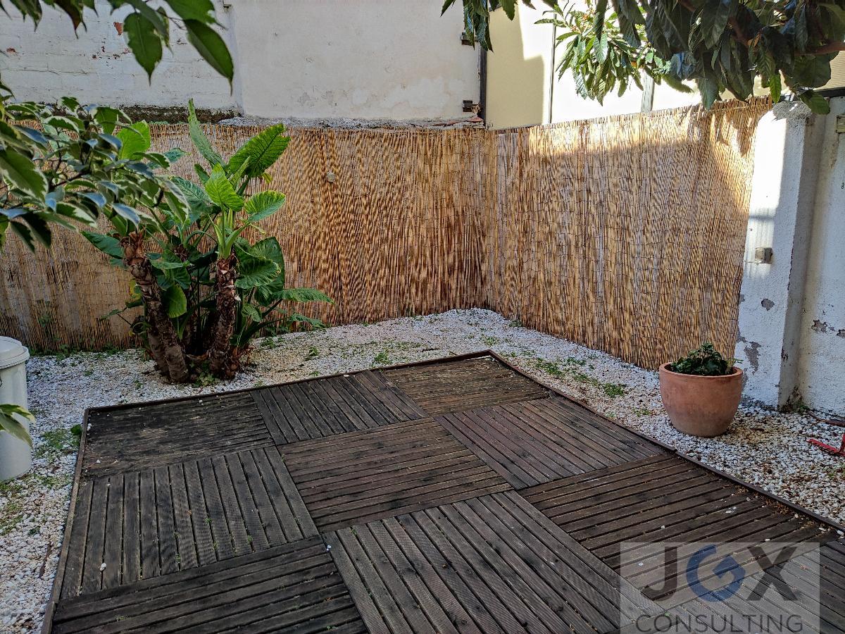 For sale of building in Badalona