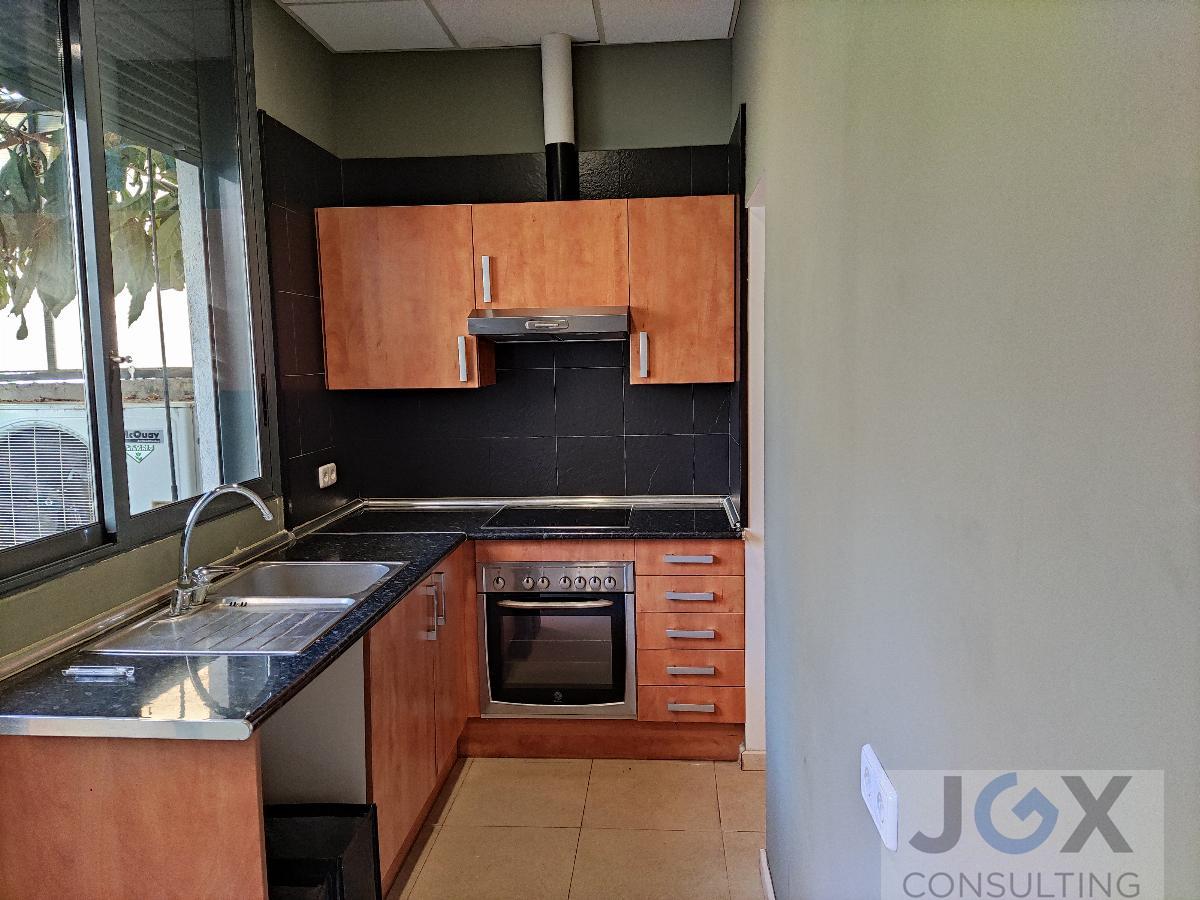 For sale of building in Badalona