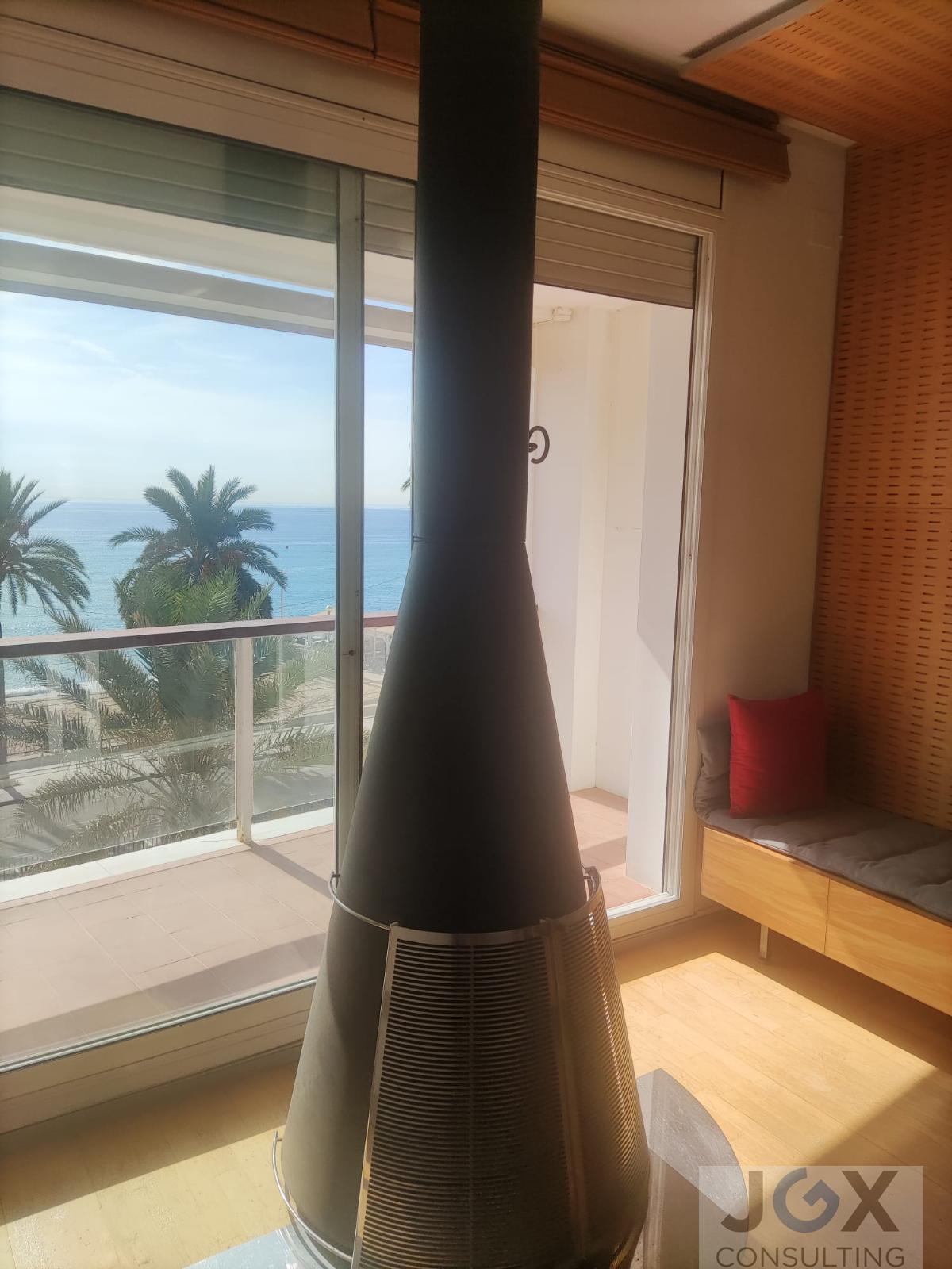 For sale of house in Badalona