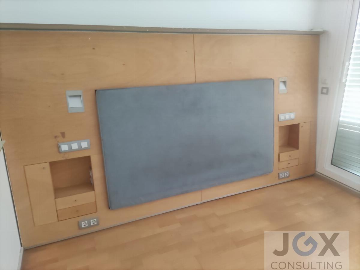 For sale of house in Badalona