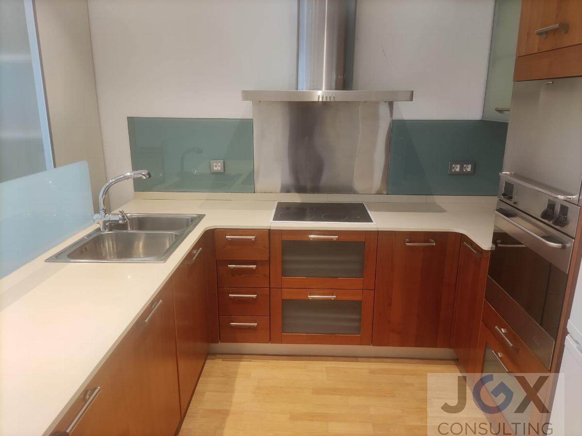 For sale of house in Badalona