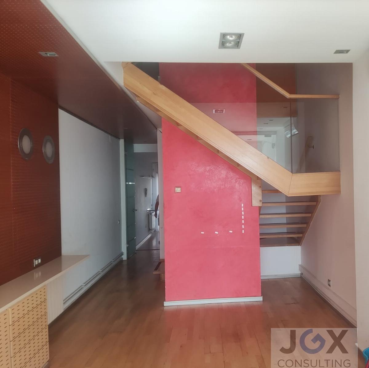 For sale of house in Badalona