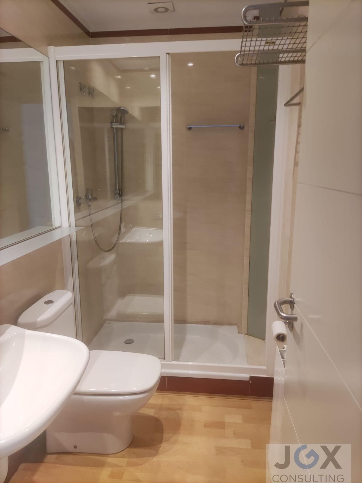 For sale of house in Badalona