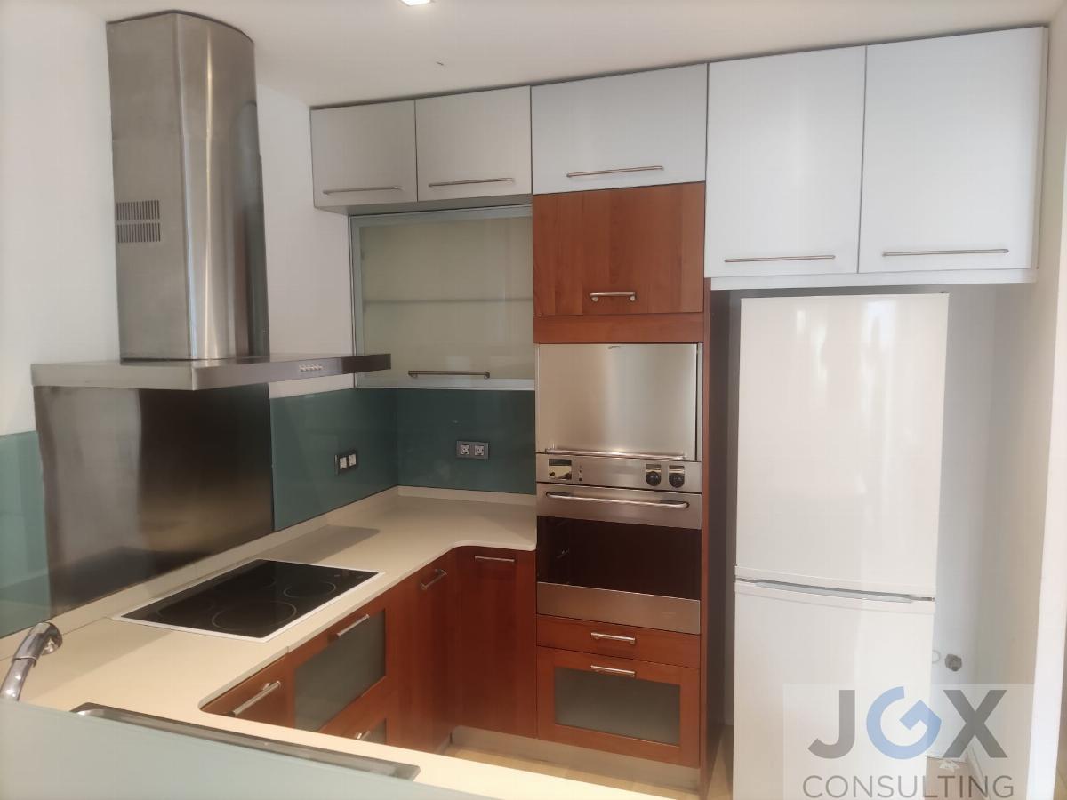For sale of house in Badalona