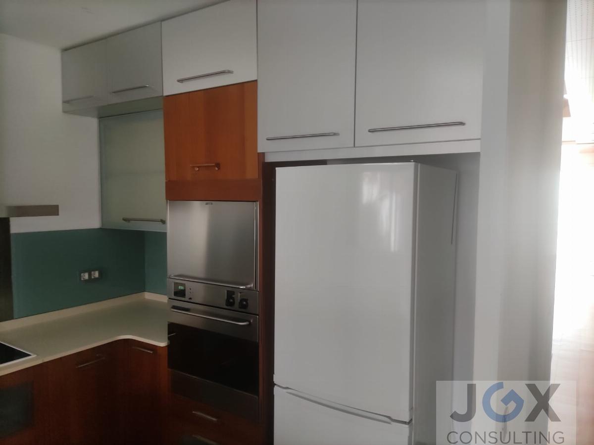 For sale of house in Badalona