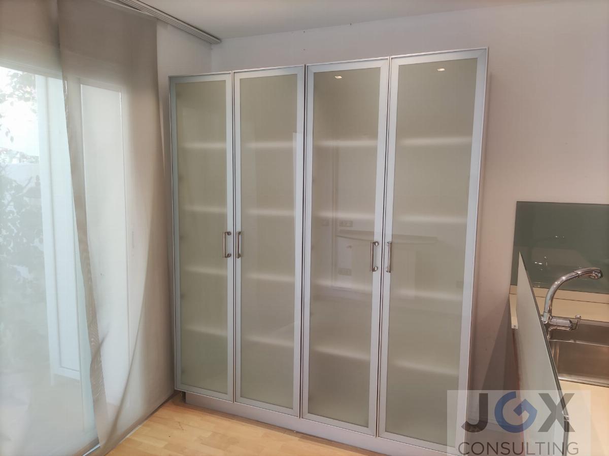 For sale of house in Badalona