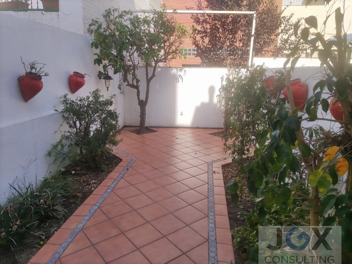For sale of house in Badalona