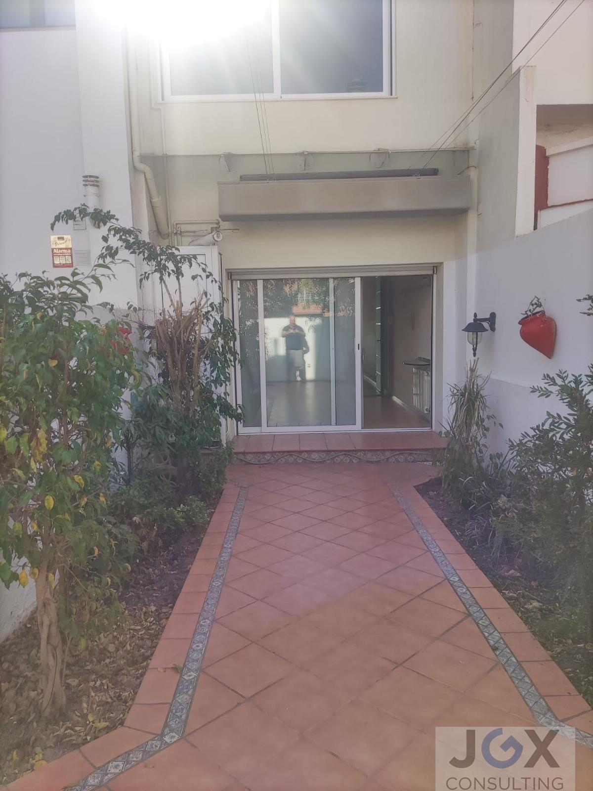 For sale of house in Badalona