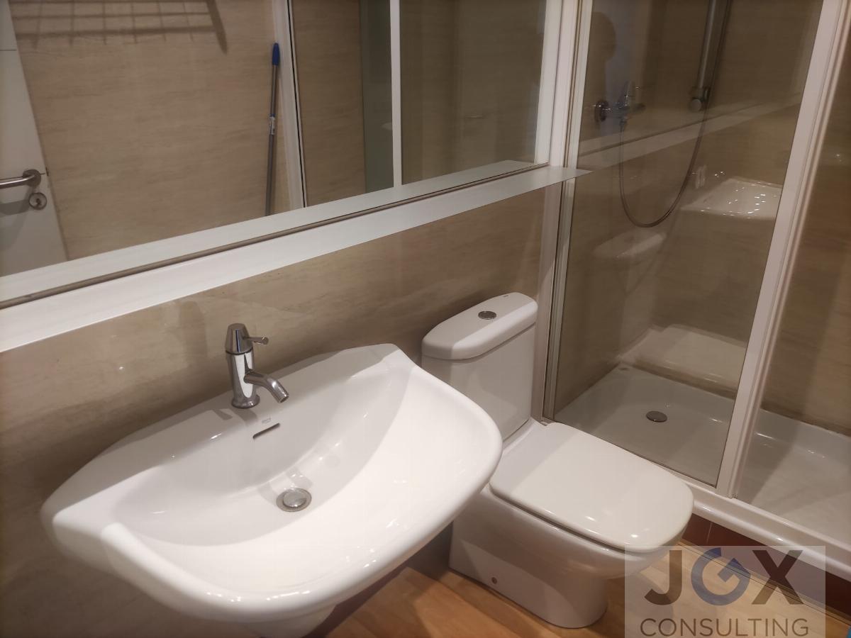 For sale of house in Badalona