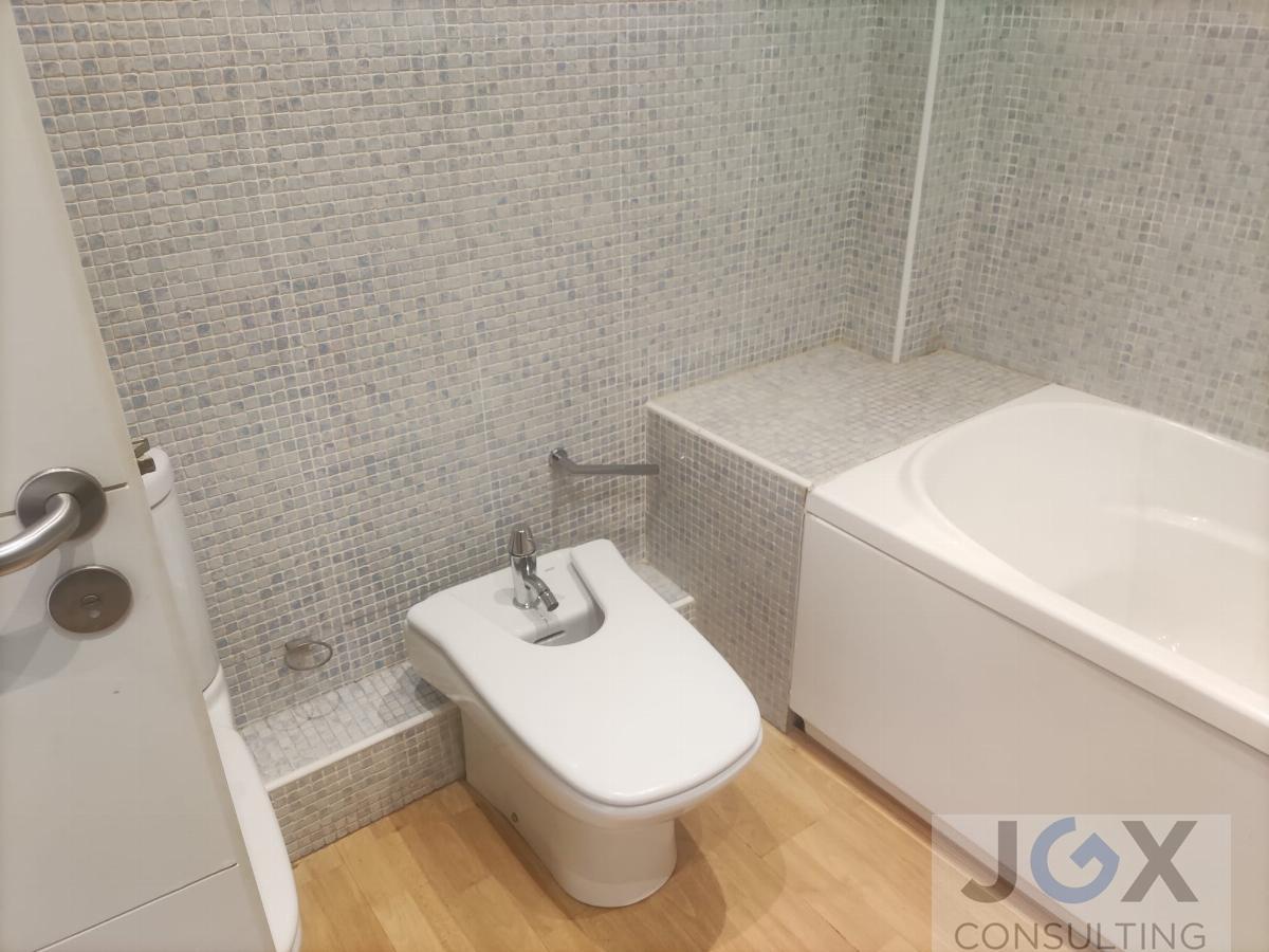 For sale of house in Badalona
