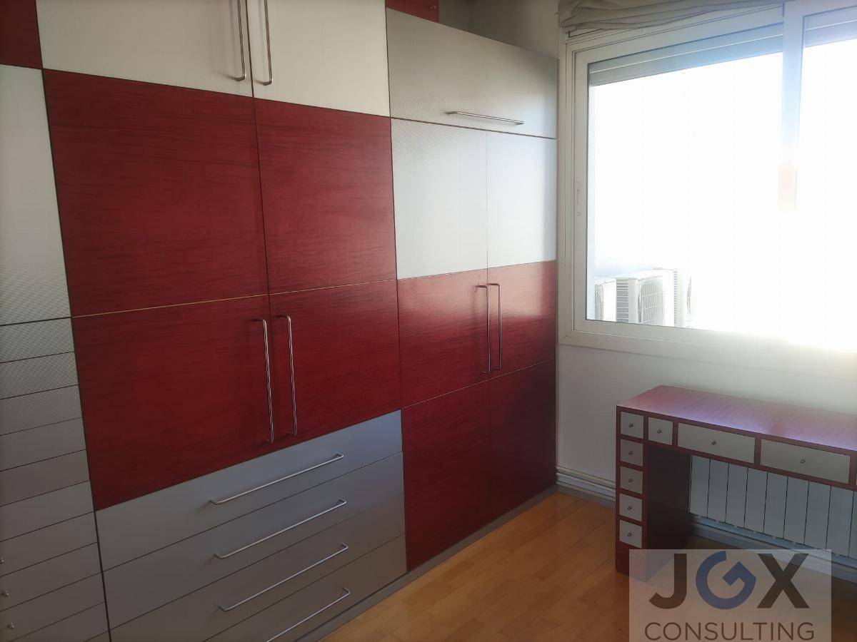 For sale of house in Badalona