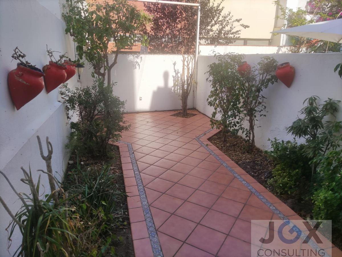 For sale of house in Badalona