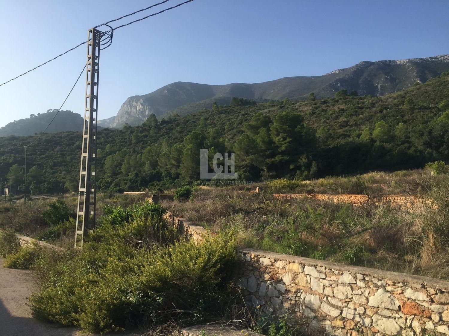 For sale of land in Favara