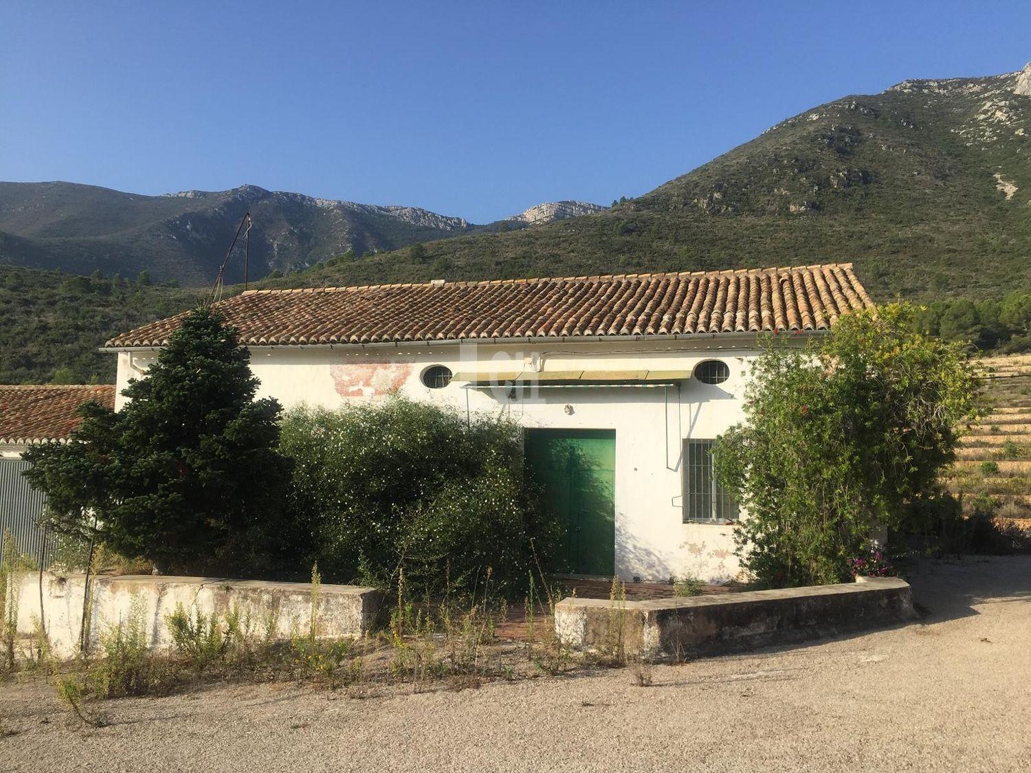 For sale of land in Favara