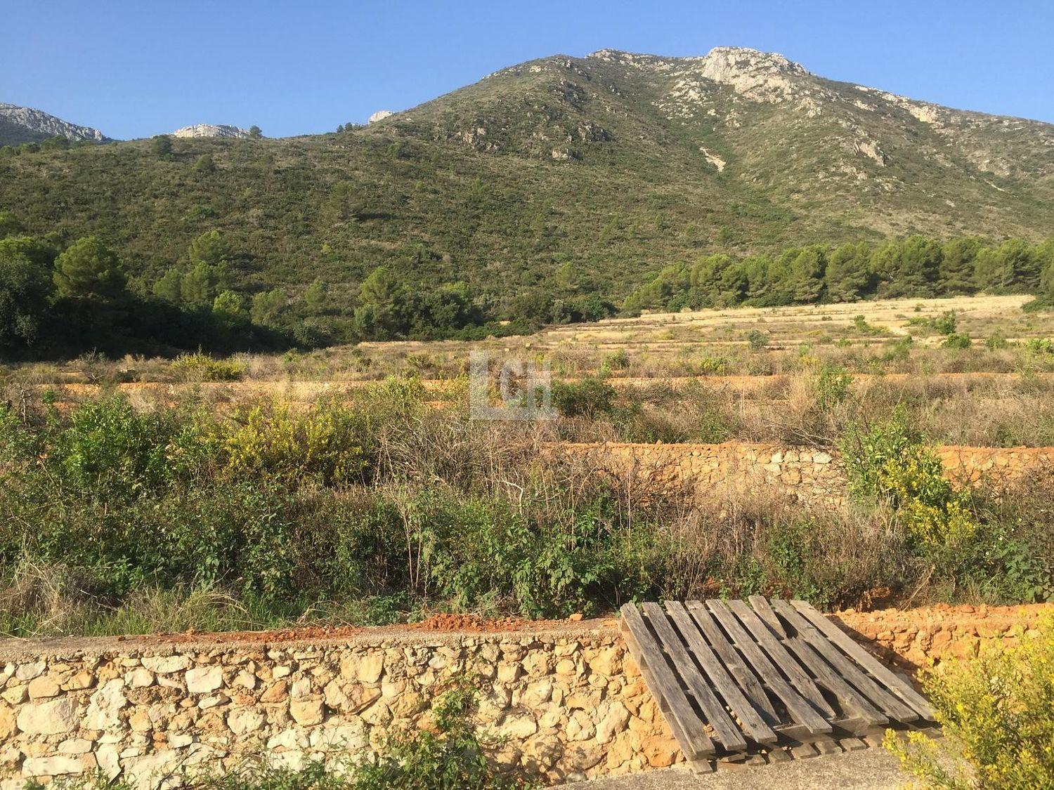 For sale of land in Favara