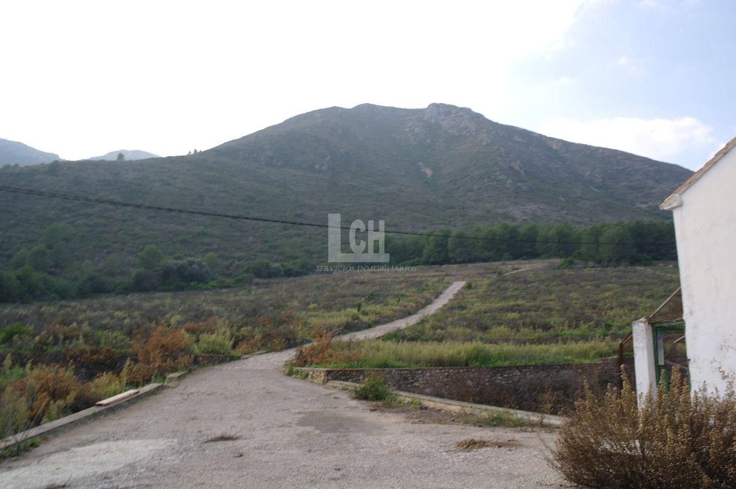 For sale of land in Favara