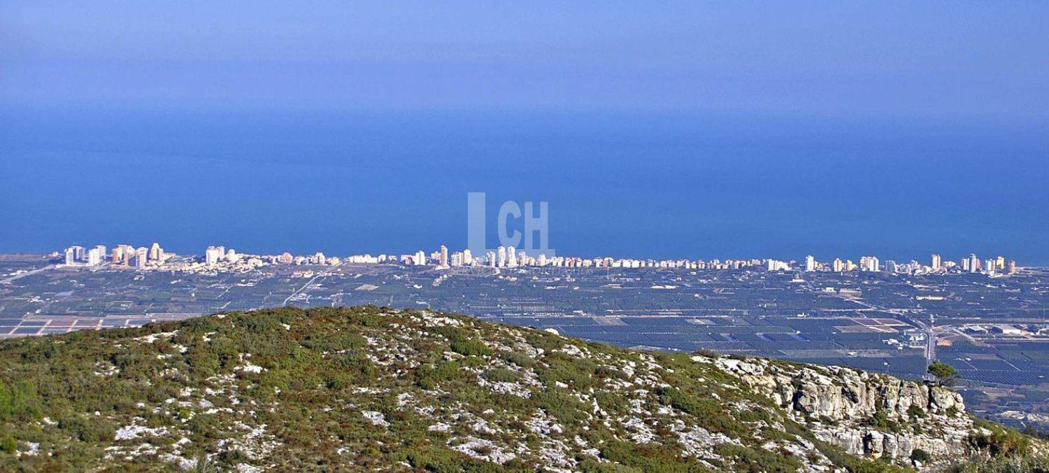 For sale of land in Favara