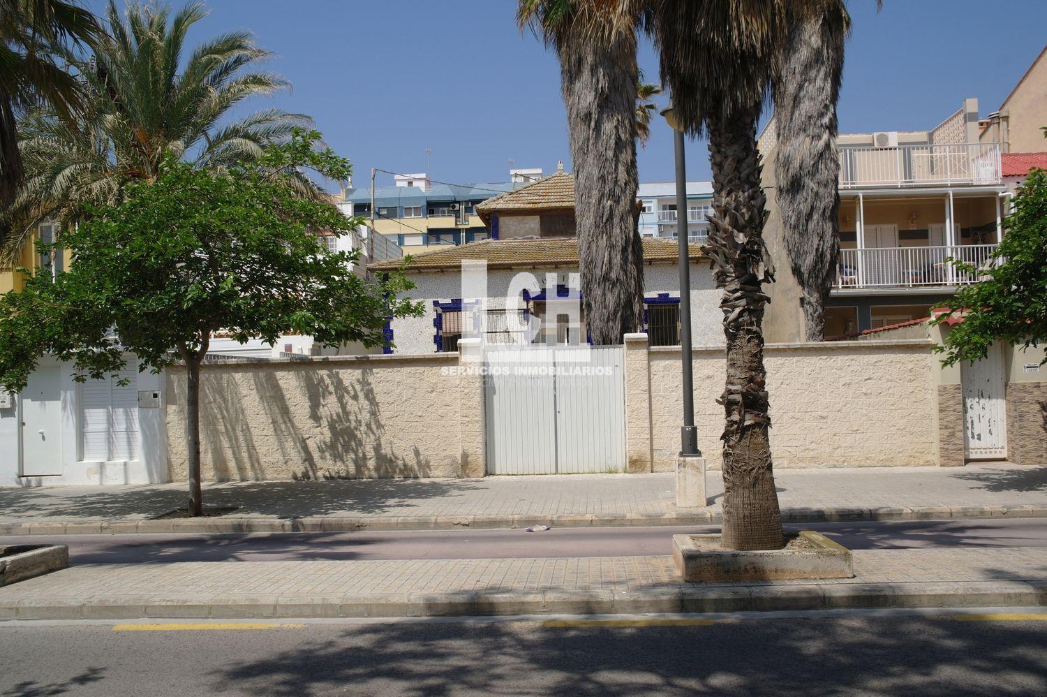 For sale of chalet in Valencia