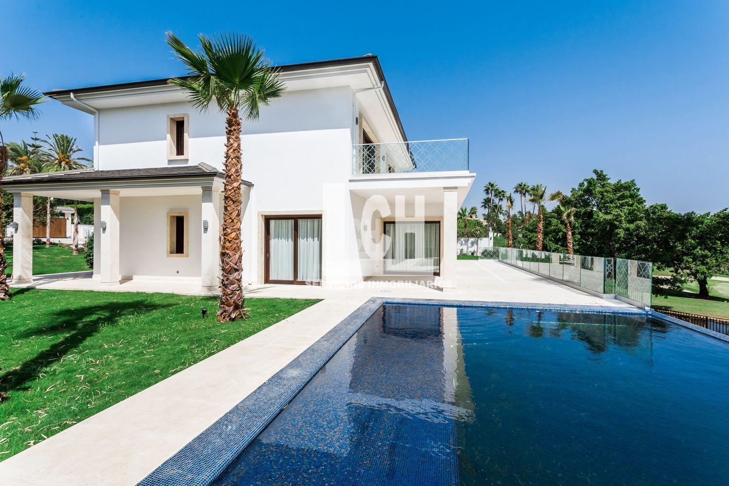 For sale of chalet in Marbella