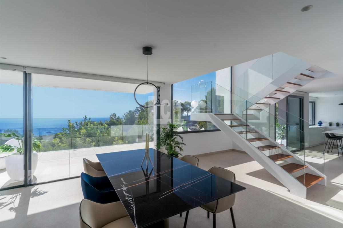 For sale of villa in Altea