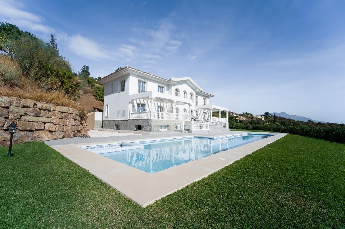 For sale of villa in Benahavís