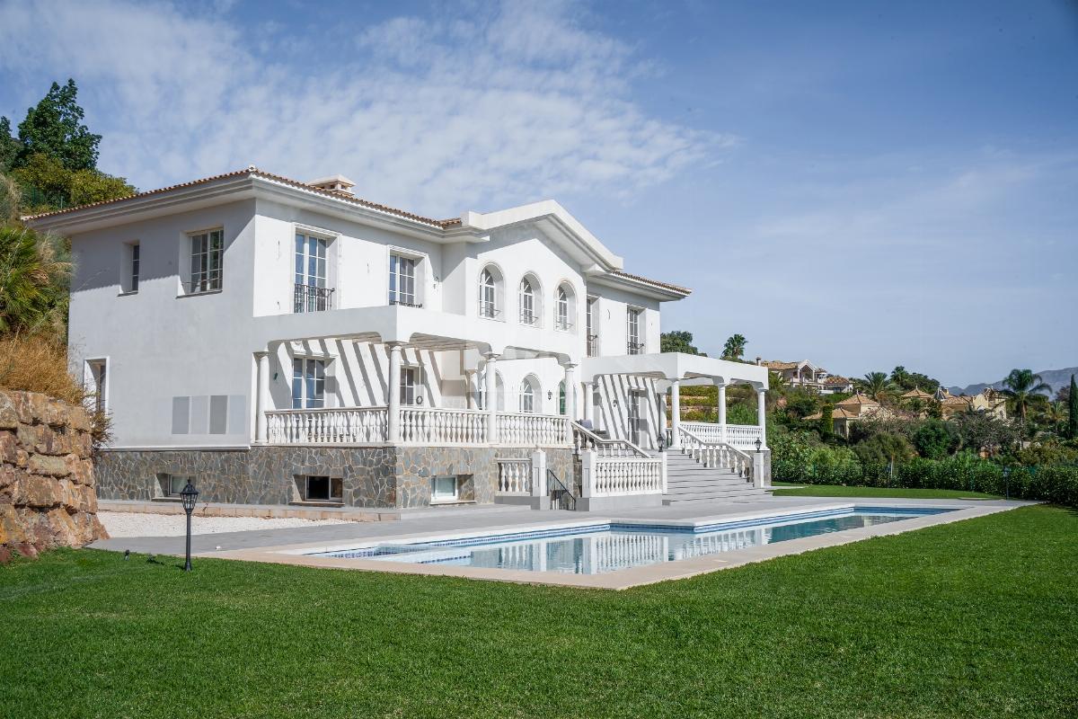 For sale of villa in Benahavís