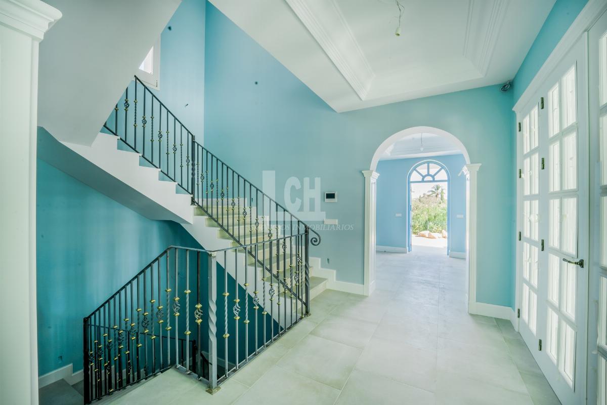 For sale of villa in Benahavís