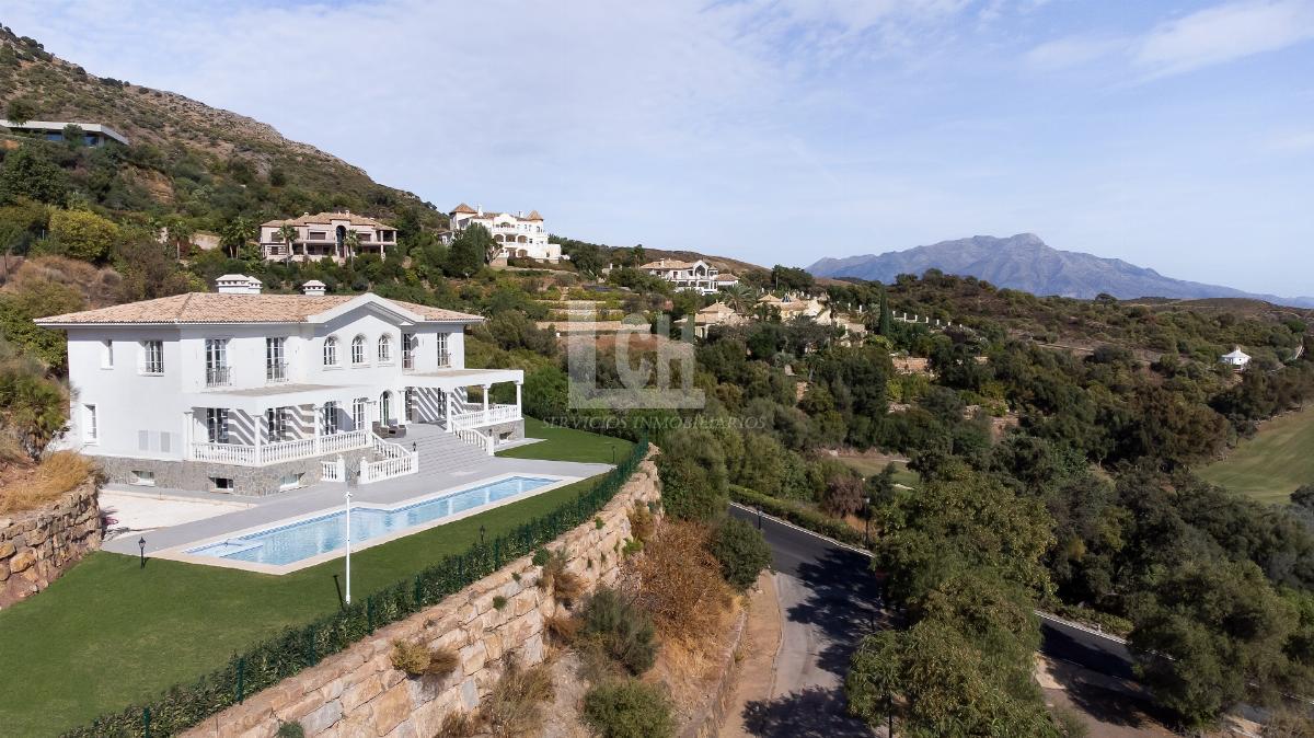 For sale of villa in Benahavís