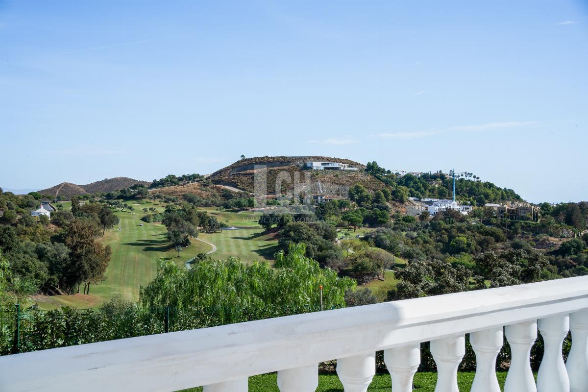For sale of villa in Benahavís
