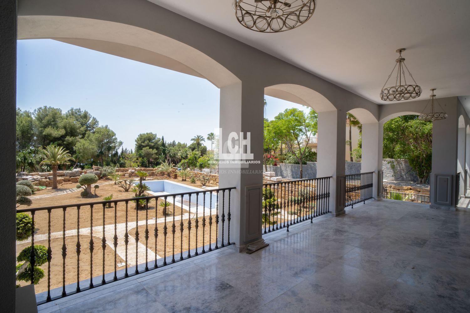 For sale of chalet in Marbella