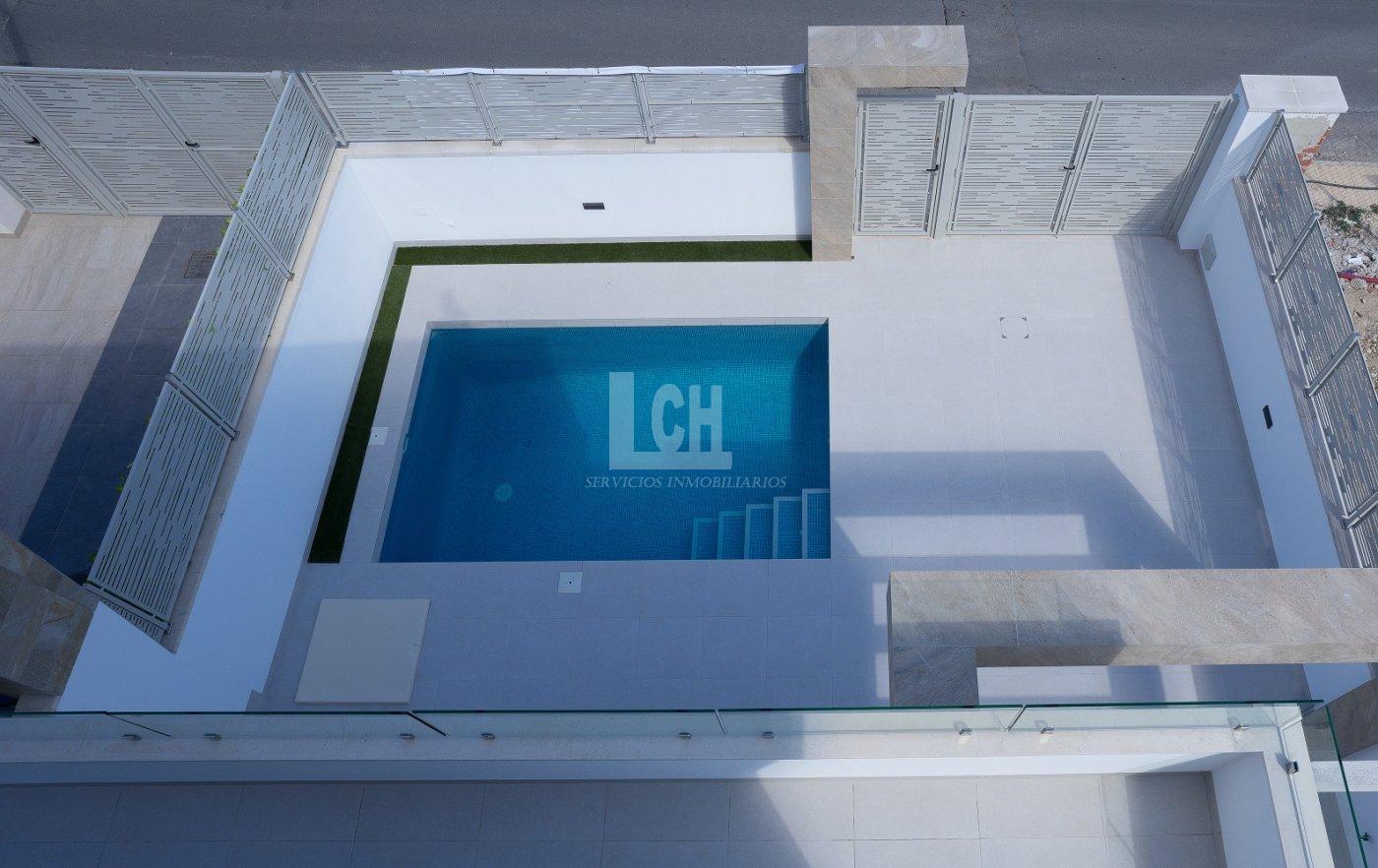 For sale of villa in San miguel de salinas