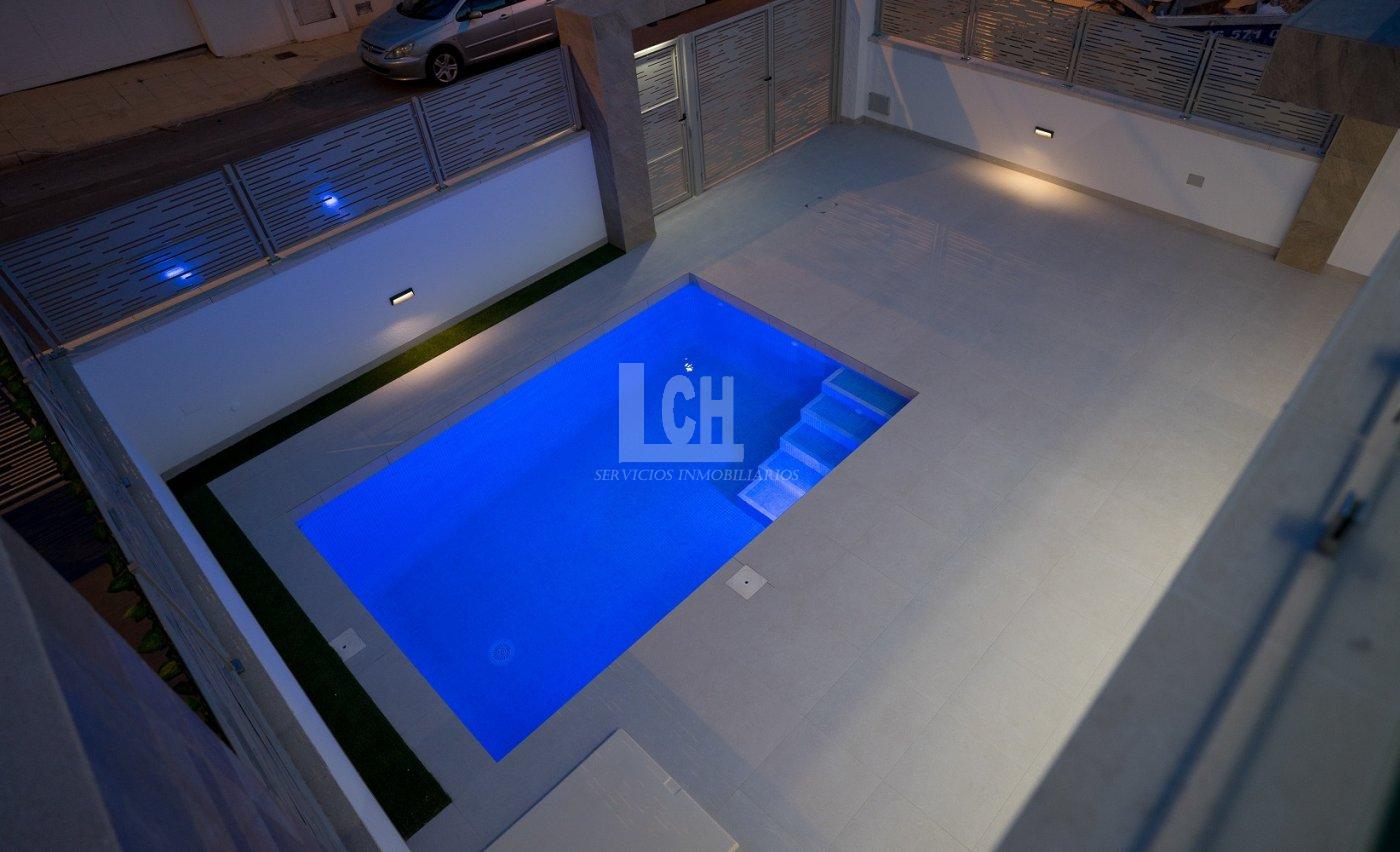 For sale of villa in San miguel de salinas