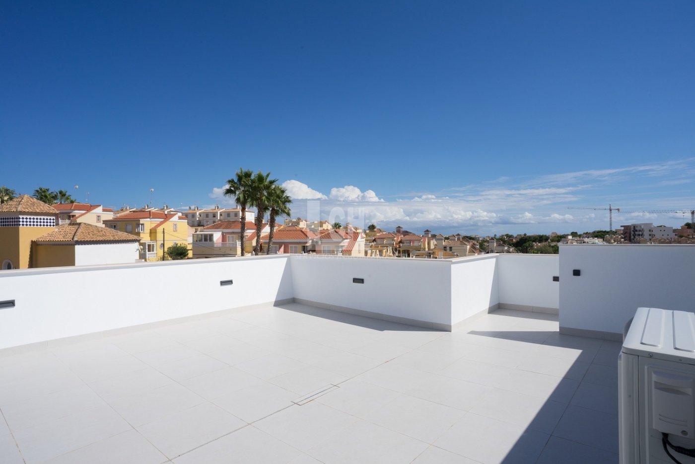 For sale of villa in San miguel de salinas
