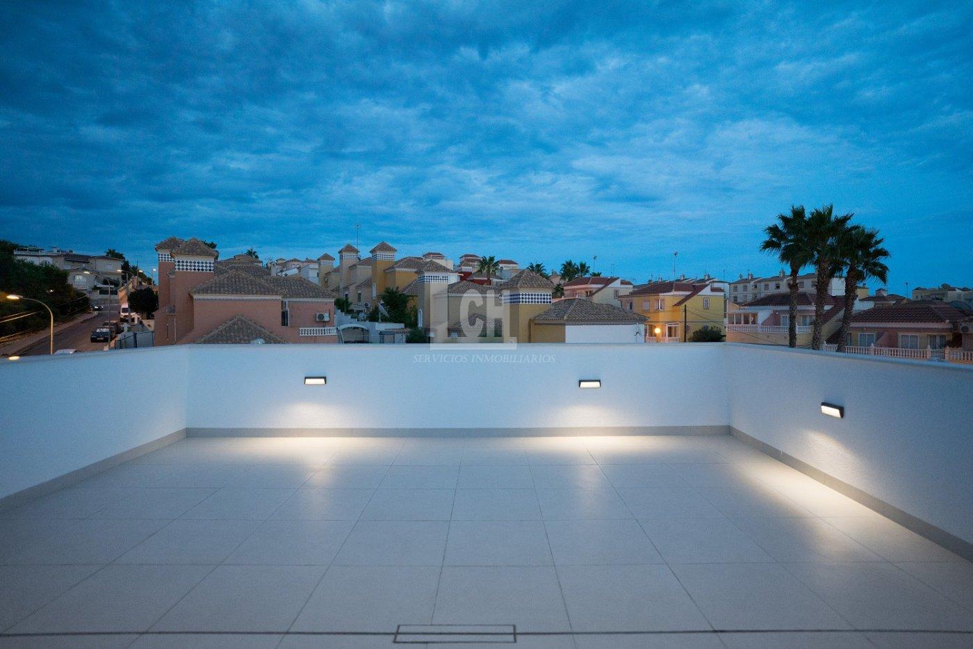 For sale of villa in San miguel de salinas