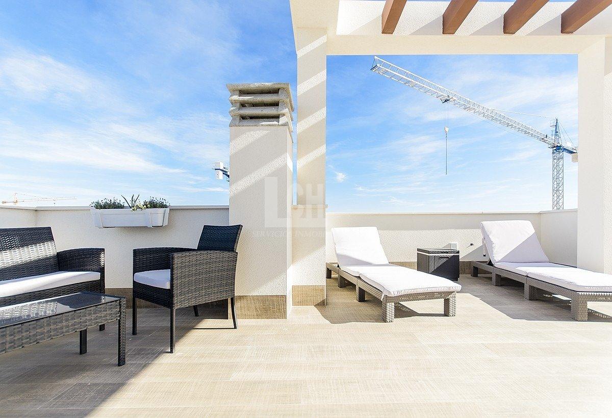 Venta de villa en Los montesinos