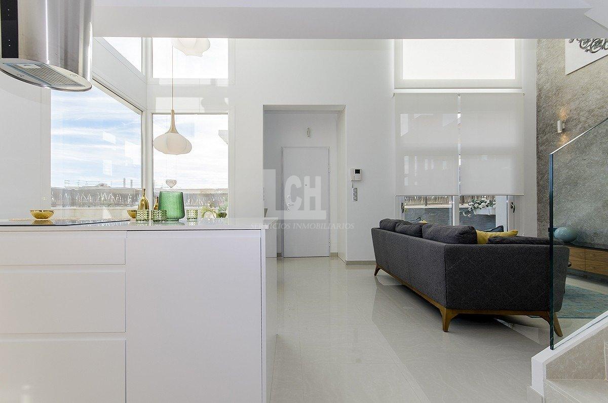 Venta de villa en Los montesinos