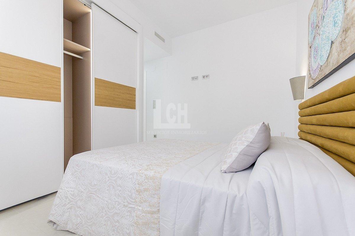 Venta de villa en Los montesinos