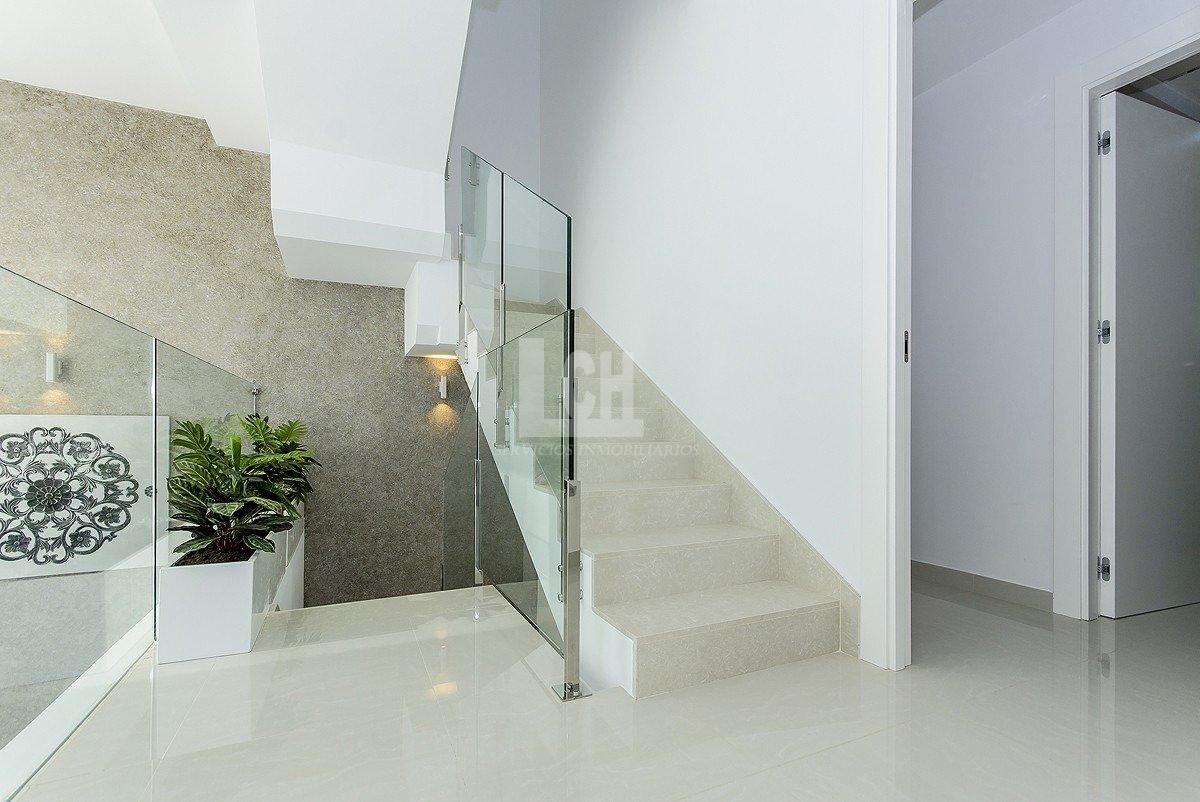 Venta de villa en Los montesinos