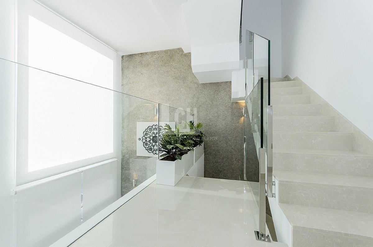 Venta de villa en Los montesinos