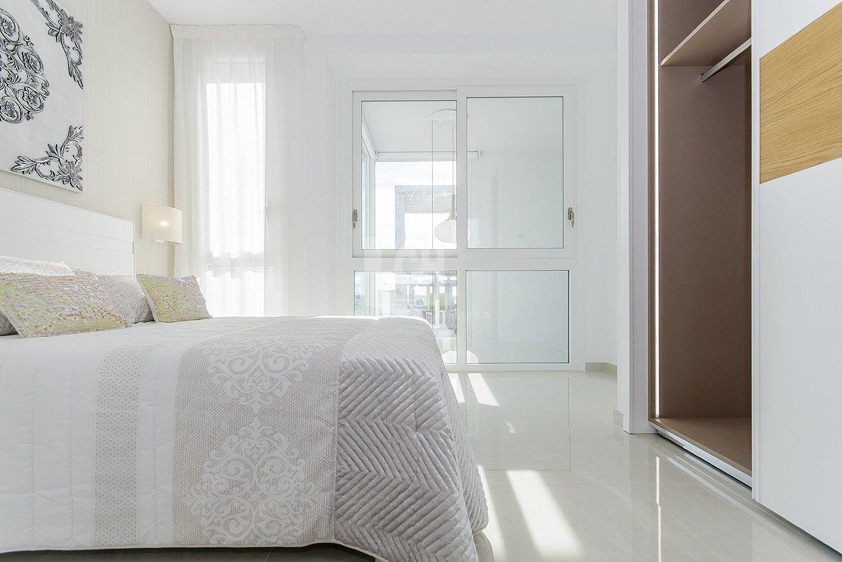Venta de villa en Los montesinos